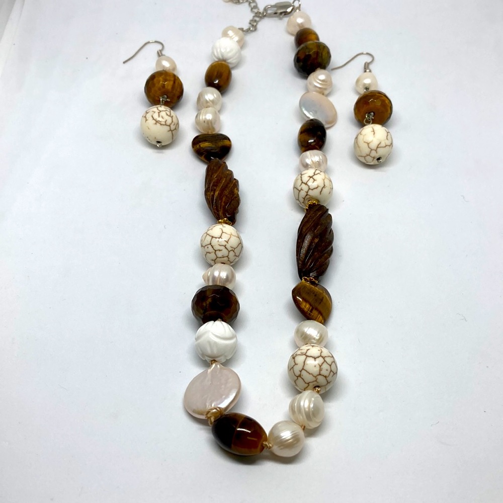 Brown & Beige Necklace Set